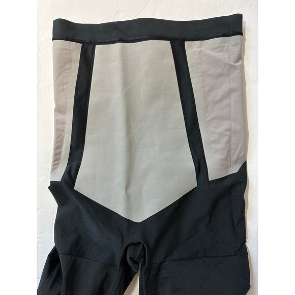 Spanx OnCore Mid-Thigh Shorts Shapewear Sculpting Stretch Very Black Size L - Picture 8 of 8